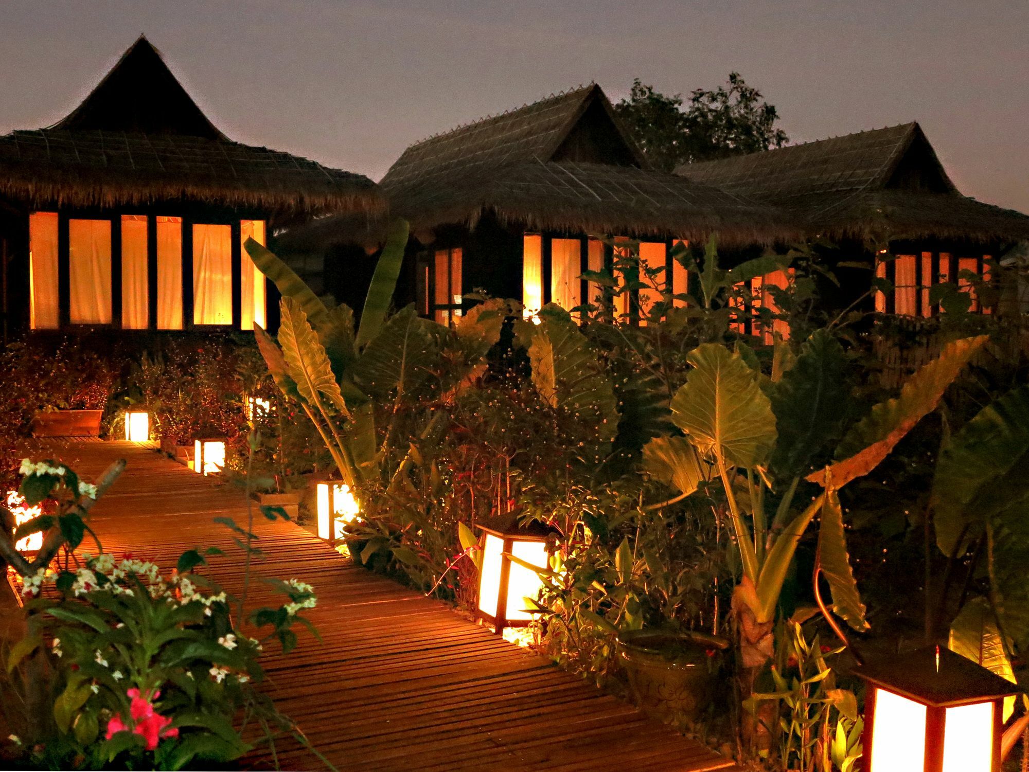 ลา แมซอง บีร์มาน บูทิก โฮเต็ล Villa Inle Lake ภายนอก รูปภาพ